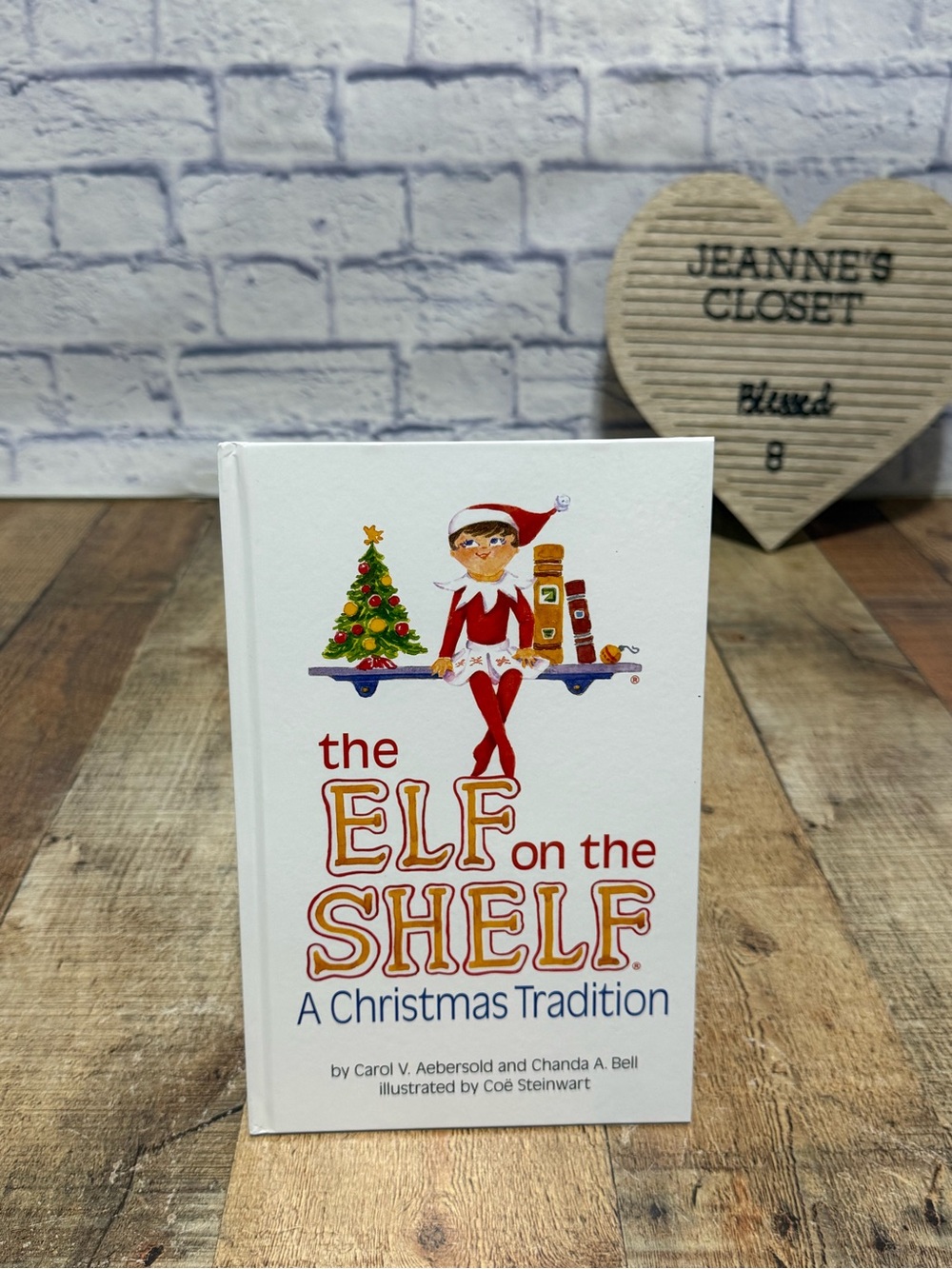 Elf on the shelf Boy Christmas book only. 
This book is like new 
Not written in